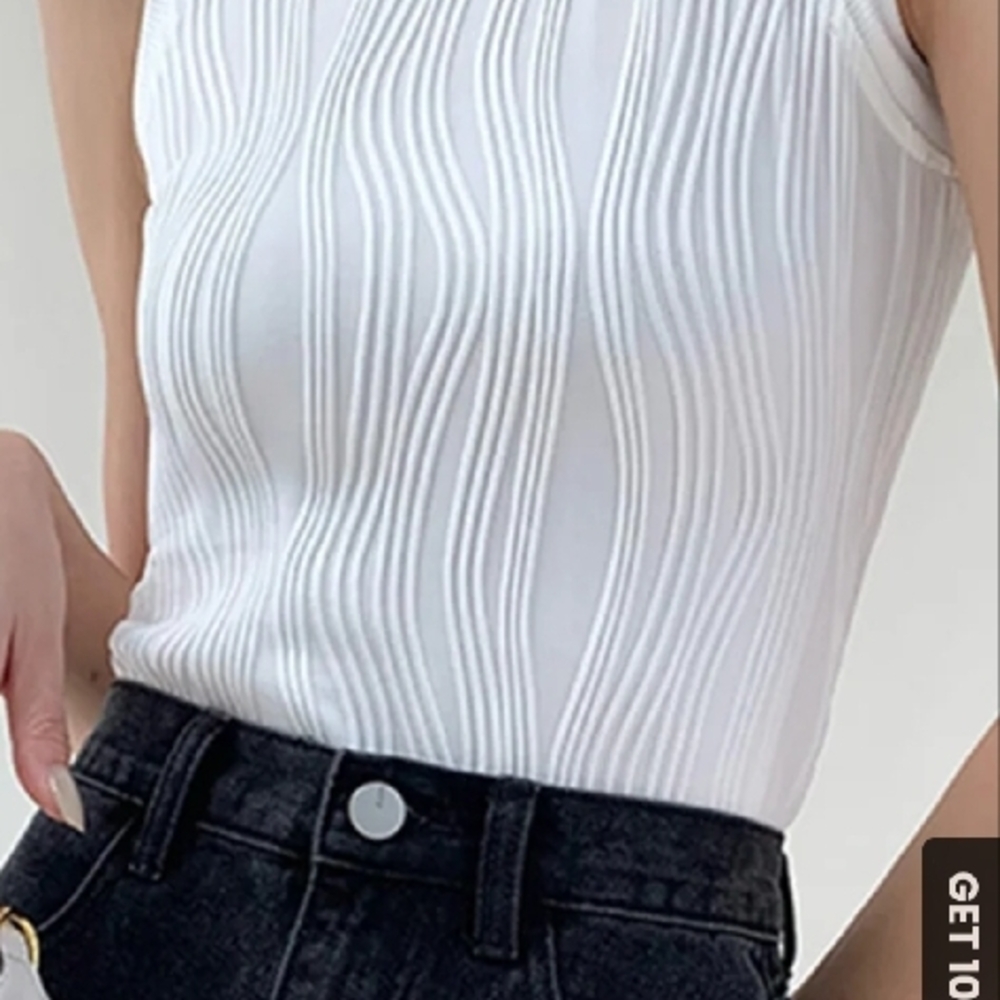 Elegant White Ribbed Women's Top